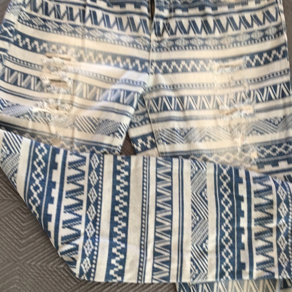 Distressed jeans - Picture 2 of 4
